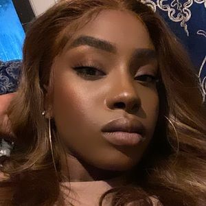 Meet your Posher, Nakia